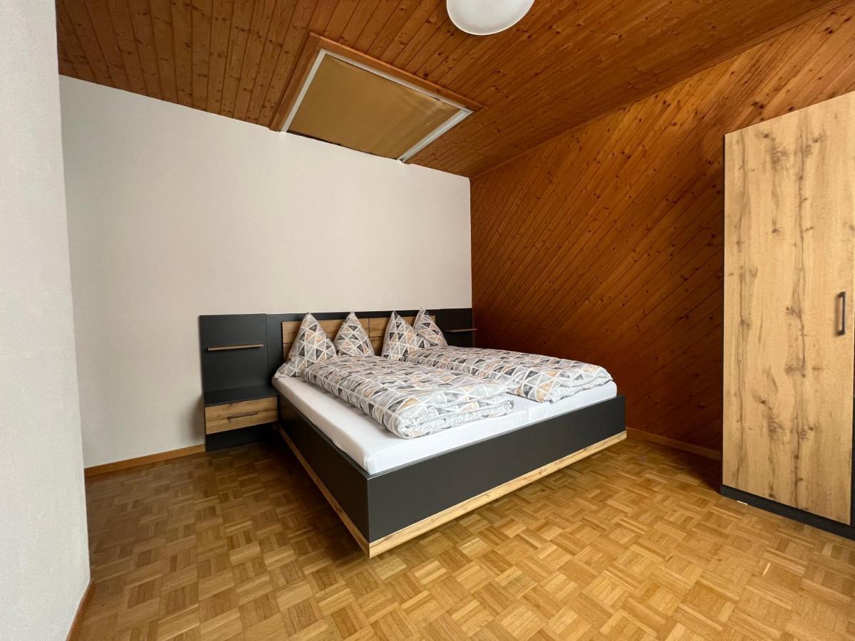 Ferienwohnung Dorfzentrum Disentis Esterno foto